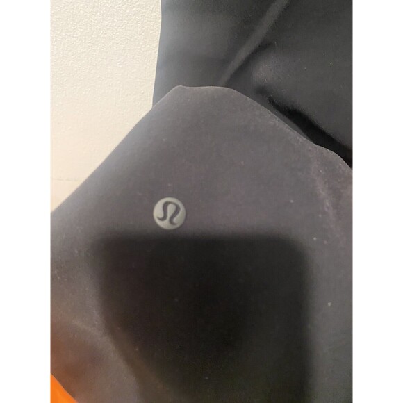 Lululemon On The Fly 7/8 black Pant size 2 - Picture 6 of 6